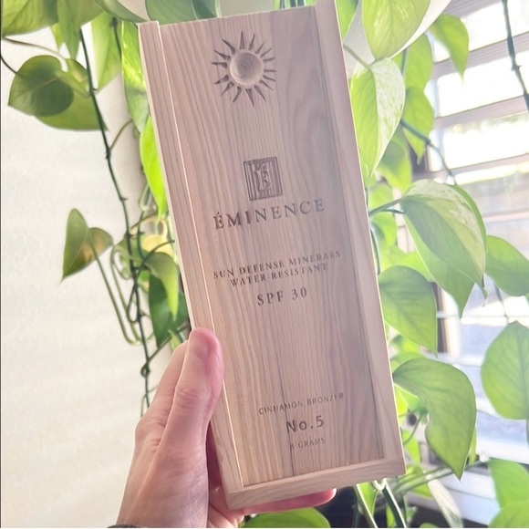 eminence Other - Sun Defense Minerals SPF 30 - Bronzer No. 5 (old formula) sold out!